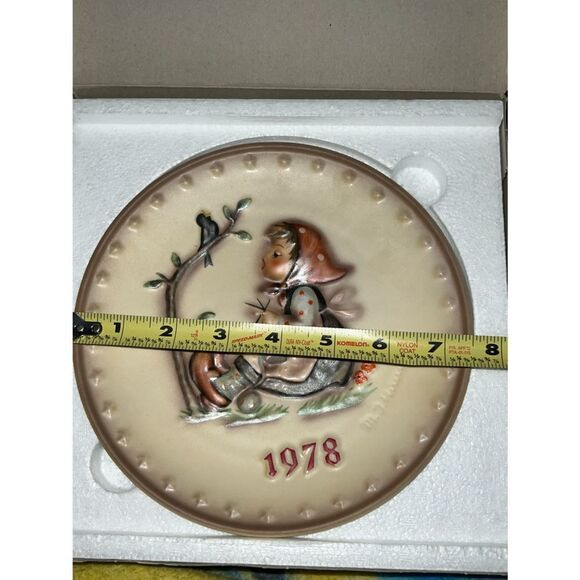 Goebel M.J. Hummel 1978 Annual Collectable Plate - Picture 3 of 10
